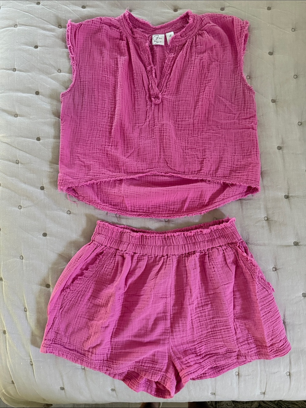Japna Frayed Pink Gauze Two-Piece Set of Shorts and Top. Women’s size M